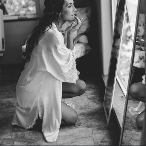 Victoria’s Secret White Bridal Robe - Picture 4 of 5